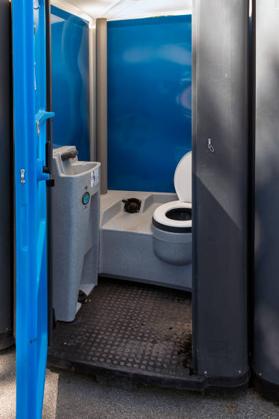 Portable Toilet Options We Offer in West Dundee, IL